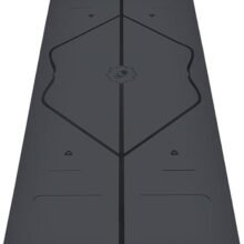 Liforme Original Yoga Mat – Free Yoga Bag Included – Patented Alignment System, Warrior-like Grip, Non-slip, Eco-friendly, sweat-resistant, long, wide, 4.2mm thick mat for comfort Visit the LIFORME Store