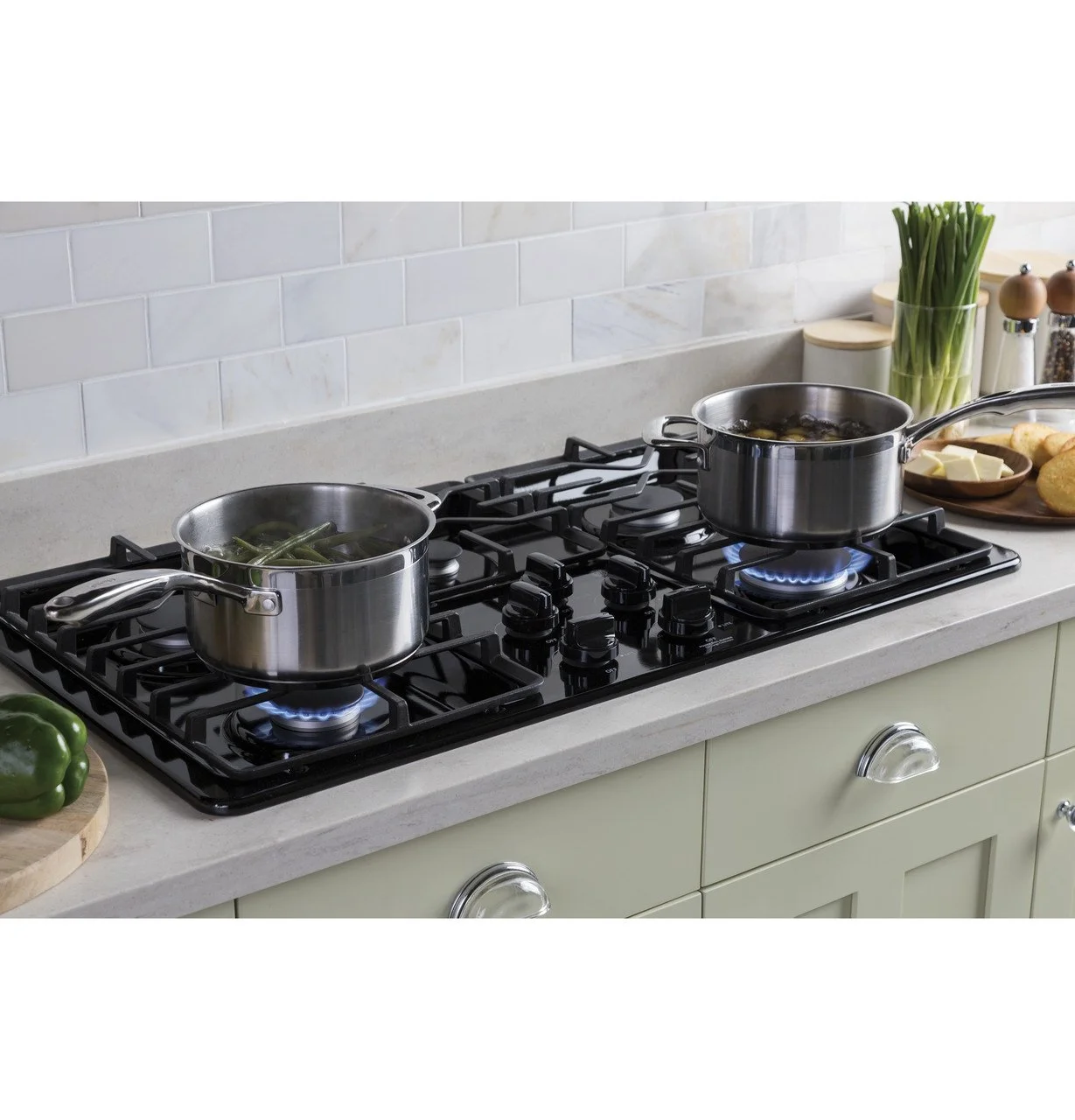 GE 36″ Built-in Gas Cooktops JGP3036DLBB - Image 4